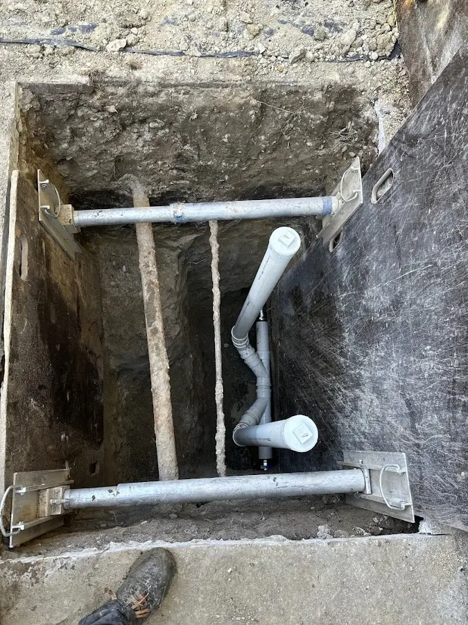 Experienced plumber completing Gas Line Repair work in Rice